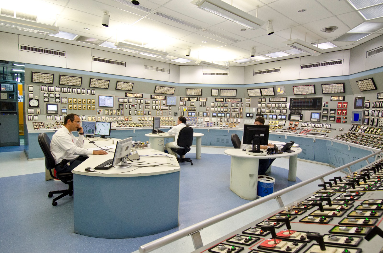 Sala de controle da usina Angra 1 (Divulgação/Eletronuclear)